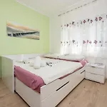 Monique Apartamento *