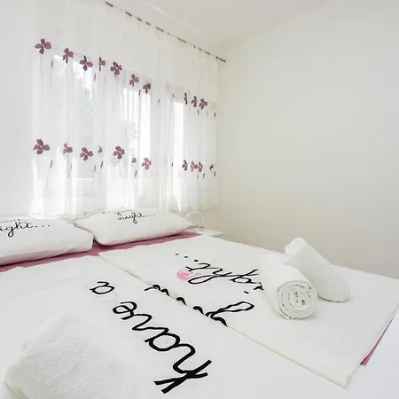 アパート Monique