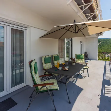 Monique ツリクヴェニツァ