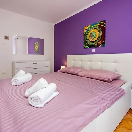 アパート Monique